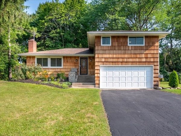 7 courtenay Circle , Pittsford, NY 14534