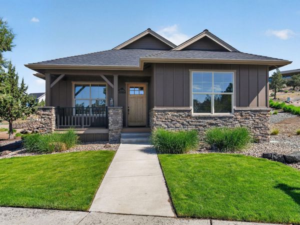1202 SE Yarrow Avenue, Madras, OR 97741