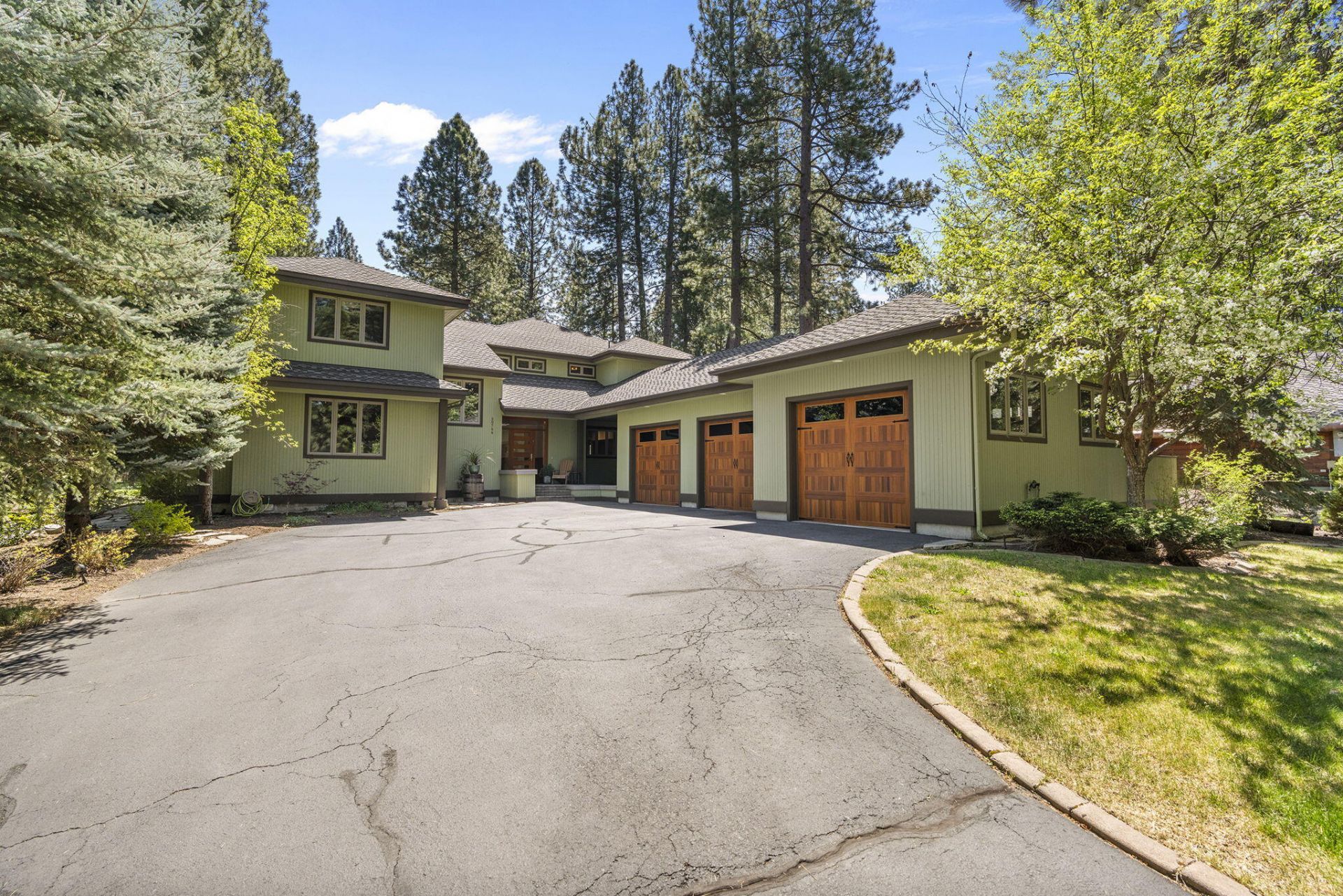 60766 Golf Village Loop, Bend, OR 97702 Main Photo