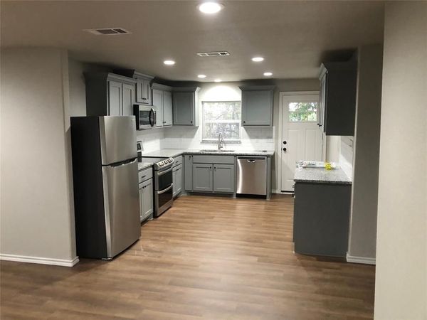 709 W Live Oak Street, Alvord, TX 76225