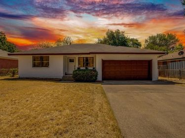 6540 Seco Boulevard, Dallas, TX 75217