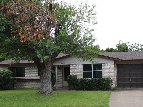 2818 Lowell Drive, Irving, TX 75062