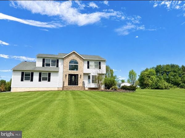 2 CARNEY WAY, HAMILTON, NJ 08620