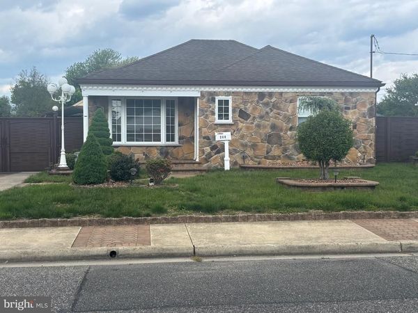 209 MARSDEN AVENUE, PENNS GROVE, NJ 08069