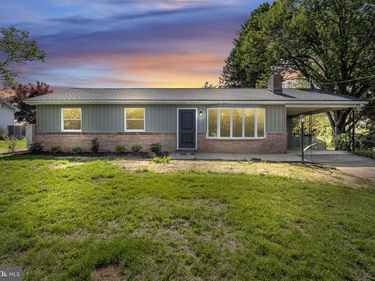 15 CIRCLE DRIVE, MECHANICSBURG, PA 17055