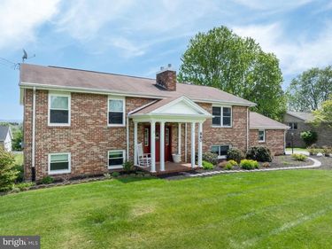 860 OAK RIDGE AVENUE, STATE COLLEGE, PA 16801
