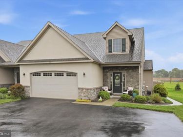 127 ANNA LANE, ELIZABETHTOWN, PA 17022