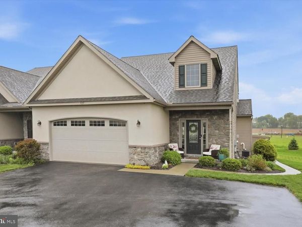 127 ANNA LANE, ELIZABETHTOWN, PA 17022