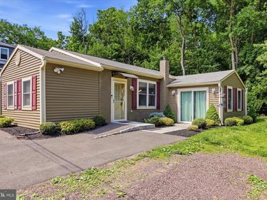 225 S PARK ROAD, SANATOGA, PA 19464