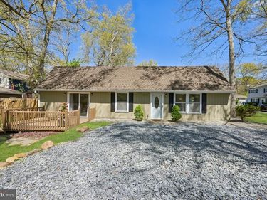 15 ALYSSUM STREET, BROWNS MILLS, NJ 08015