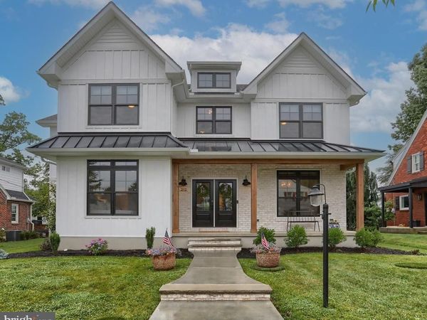 212 W AREBA AVENUE, HERSHEY, PA 17033