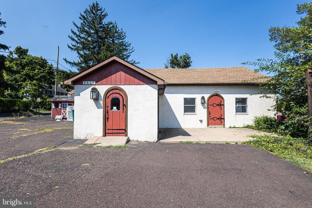2537 BOGARTS TAVERN ROAD, BUCKINGHAM, PA 18912