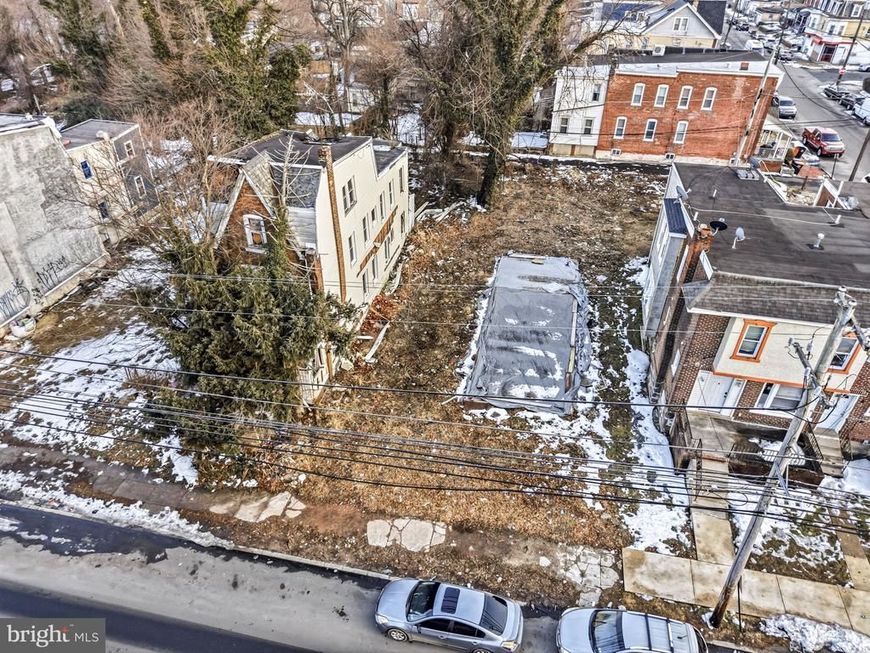 239 W 9th Street, Chester, PA 19013 Main Photo