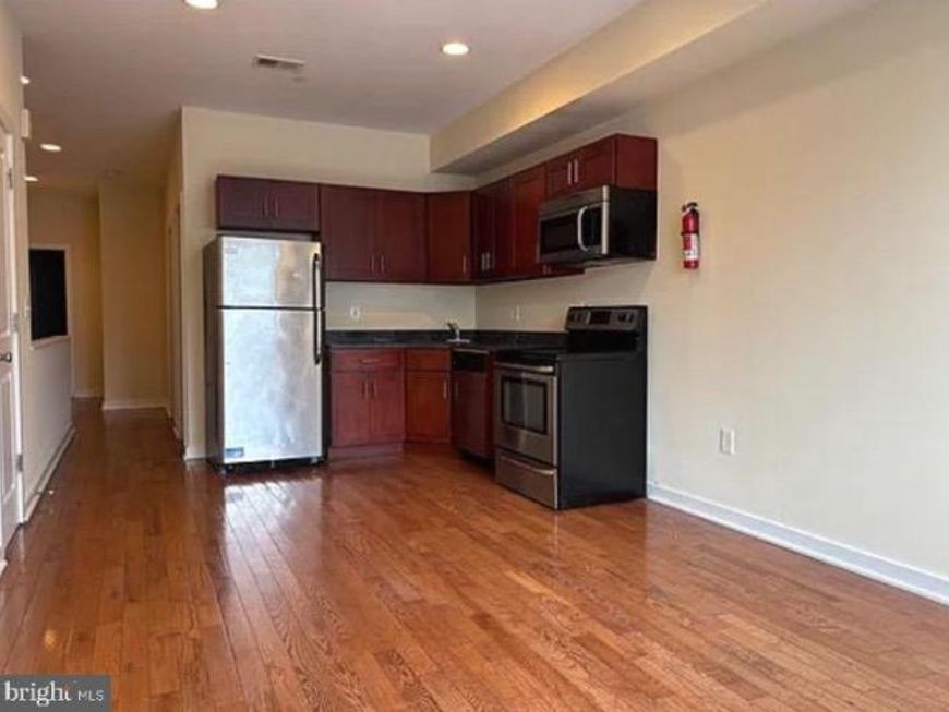 332 N 41st Street, Philadelphia, PA 19104 Main Photo