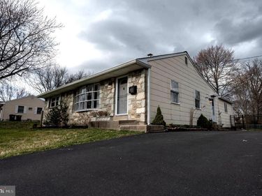 2597 CARRELL LANE, WILLOW GROVE, PA 19090