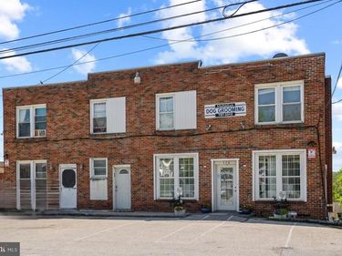 326 E BROADWAY, RED LION, PA 17356