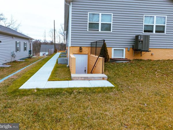 5705 CRESTWOOD PLACE, RIVERDALE, MD 20737