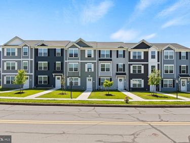 51 OVERLOOK DRIVE, HANOVER, PA 17331