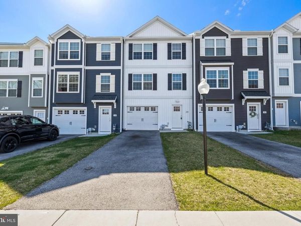 88 BROOKSIDE AVE, HANOVER, PA 17331