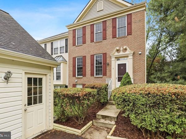 8 WINTER GARDEN COURT, OLNEY, MD 20832