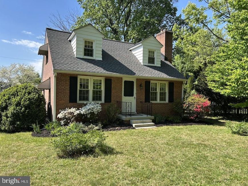 124 Chestnut Avenue, Washington Grove, MD 20880 Main Photo