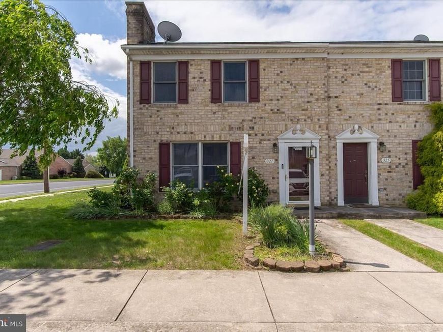 327 E Ridge Drive, Hagerstown, MD 21740 Main Photo