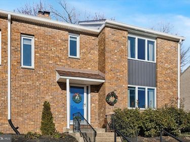 15 W CLOSE, MOORESTOWN, NJ 08057