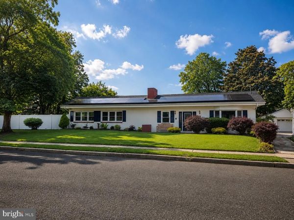 4 HAYES AVENUE, BERLIN, NJ 08009
