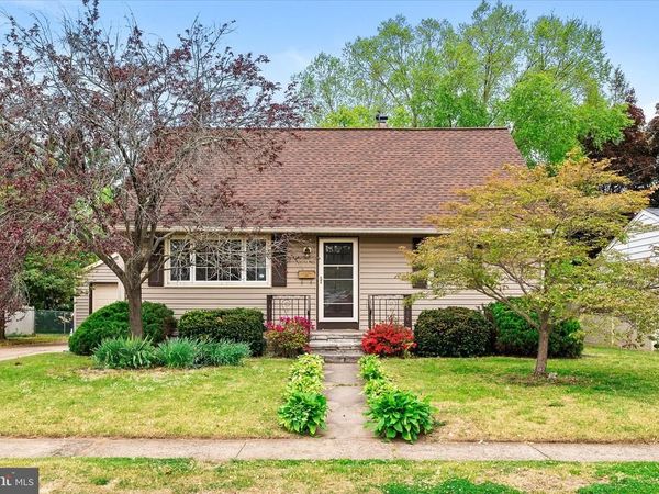 9 ALTON ROAD, HAMILTON, NJ 08619
