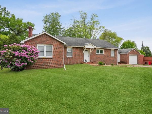 3 LAKESIDE LANE, CARNEYS POINT, NJ 08069