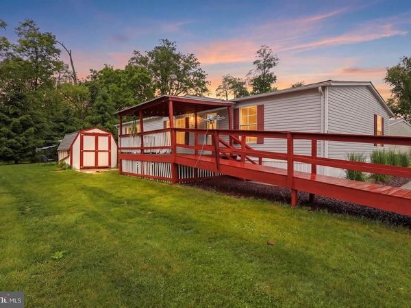 156 LINDA DRIVE, NEW OXFORD, PA 17350