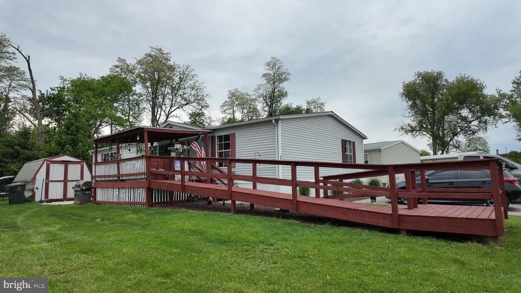 156 LINDA DRIVE, NEW OXFORD, PA 17350