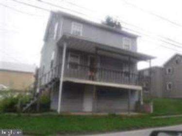 9 MAPLE STREET, GETTYSBURG, PA 17325
