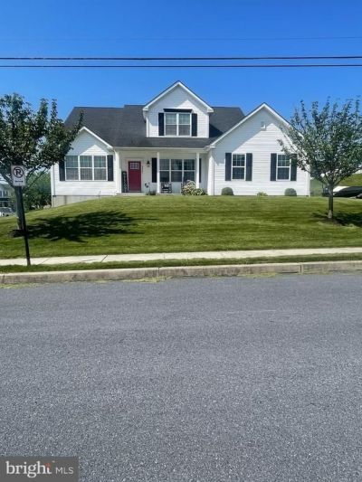 35 ADAMS ROAD, LEESPORT, PA 19533