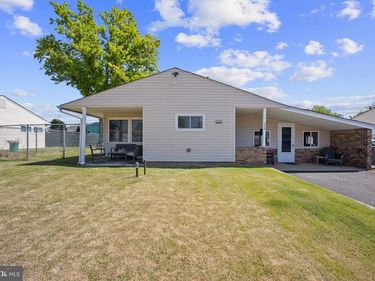 264 GOLDENRIDGE DRIVE, LEVITTOWN, PA 19057
