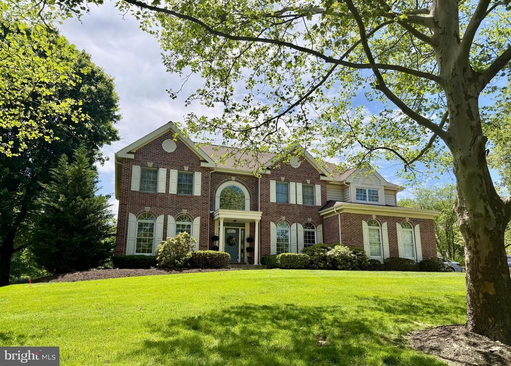 79 MILBOB DRIVE, IVYLAND, PA 18974