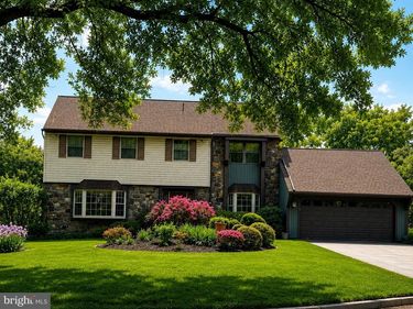 36 AVERSTONE CT, HOLLAND, PA 18966
