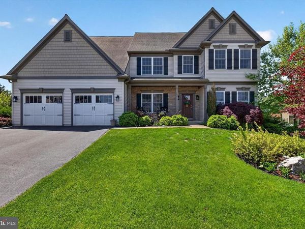 141 VISTA DRIVE, HUMMELSTOWN, PA 17036