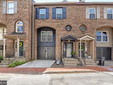 702 SHOWERS STREET, HARRISBURG, PA 17104