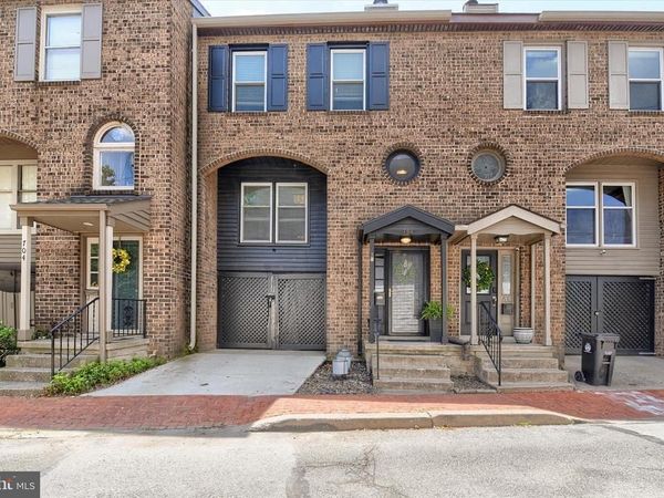 702 SHOWERS STREET, HARRISBURG, PA 17104