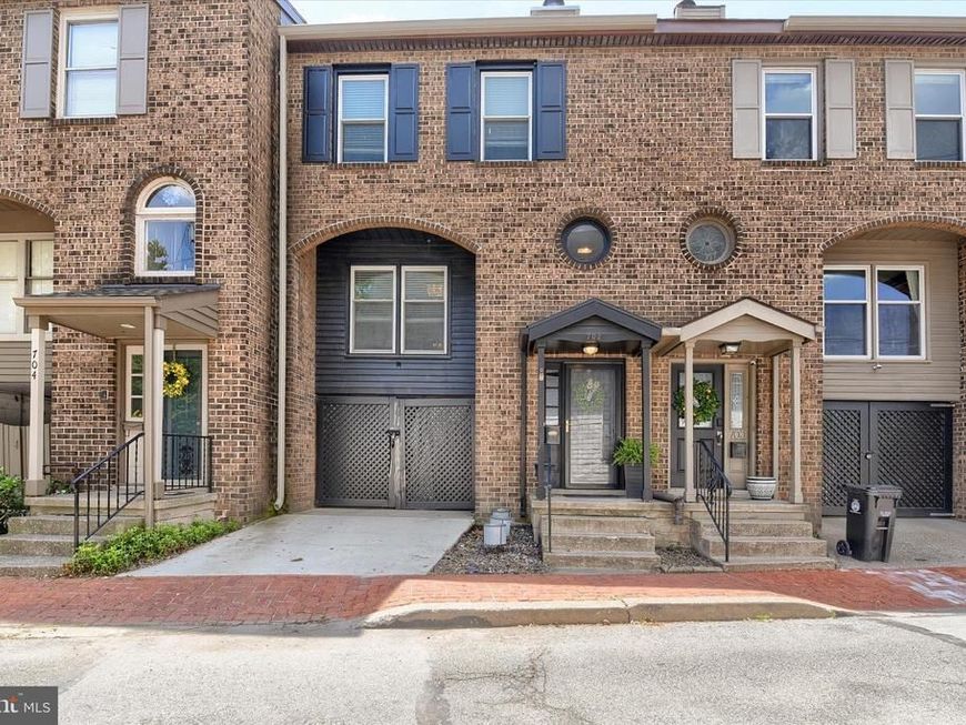 702 Showers Street, Harrisburg, PA 17104 Main Photo
