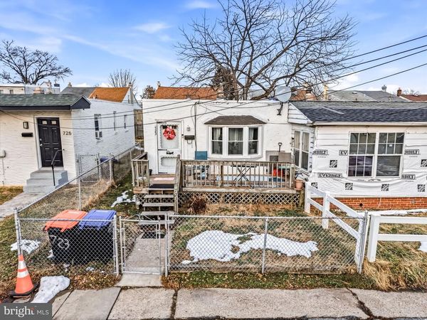 723 MILL STREET, CHESTER, PA 19013