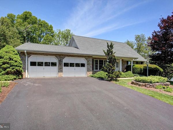 9495 HESSHIRE HILL COURT, WAYNESBORO, PA 17268