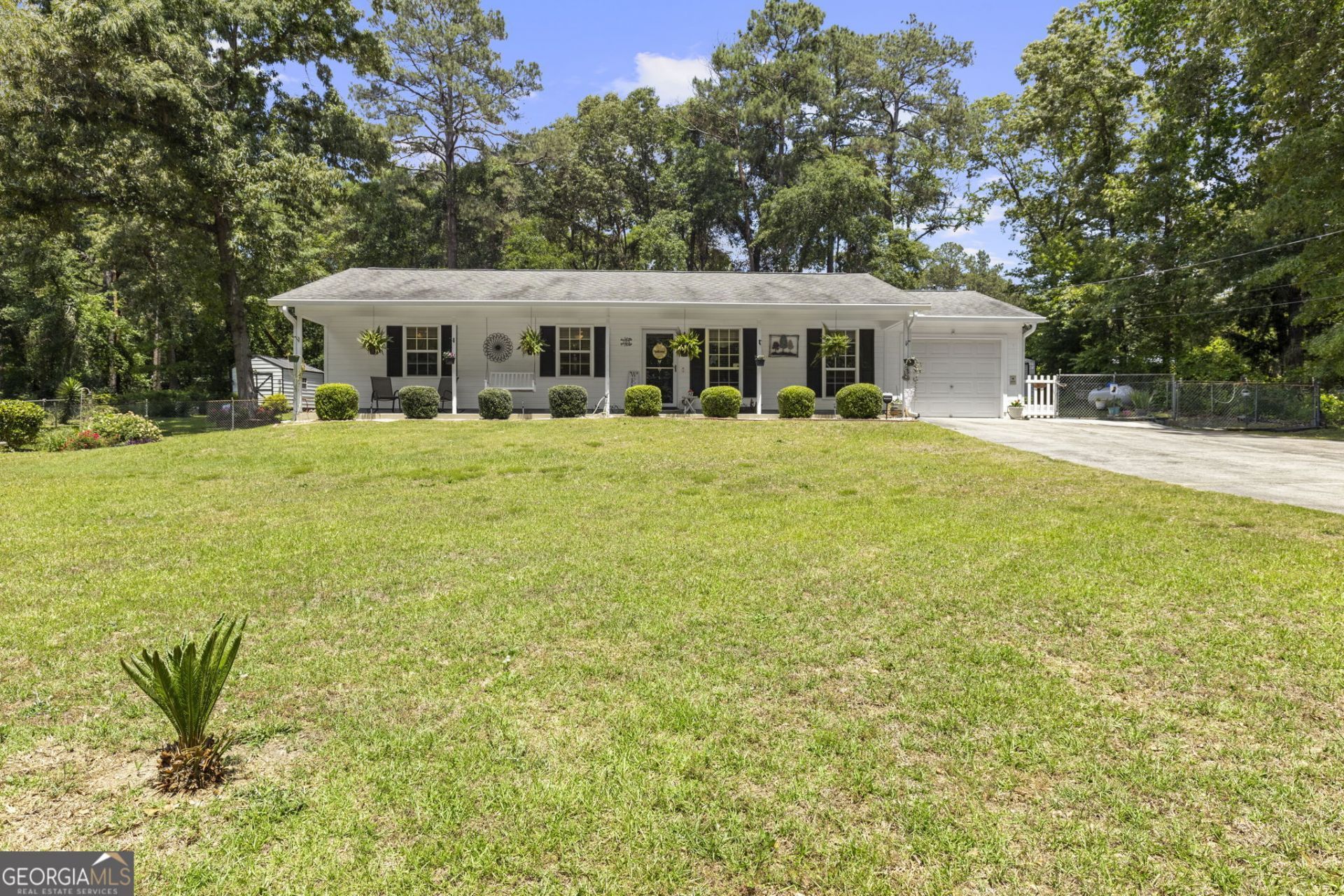 305 N Lake Drive, Perry, GA 31069 Main Photo