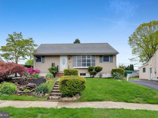 1534 EASTWOOD DRIVE, BETHLEHEM, PA 18018