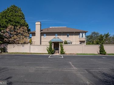 1044 LINDY LANE, Unit 10-44, BALA CYNWYD, PA 19004