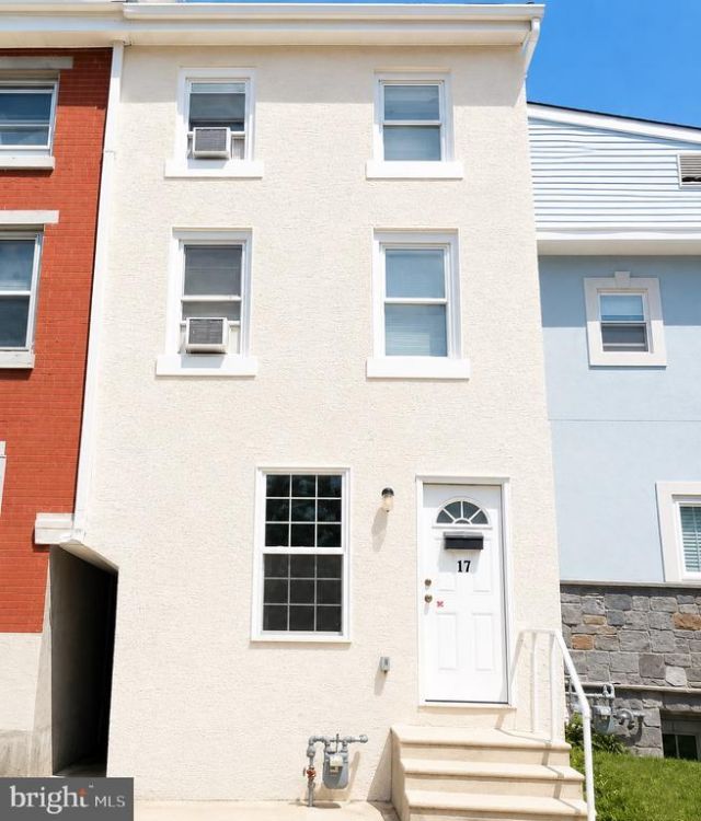 17 W Oak Street, Norristown, PA 19401 Main Photo