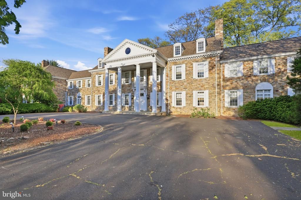 1035 WRIGHT DRIVE, HUNTINGDON VALLEY, PA 19006