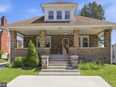 272 E NORTH LANE, CONSHOHOCKEN, PA 19428
