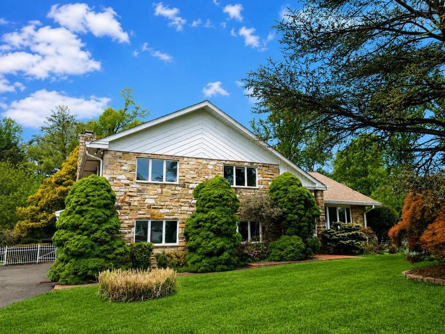 827 Wright Drive, Maple Glen, PA 19002 Main Photo